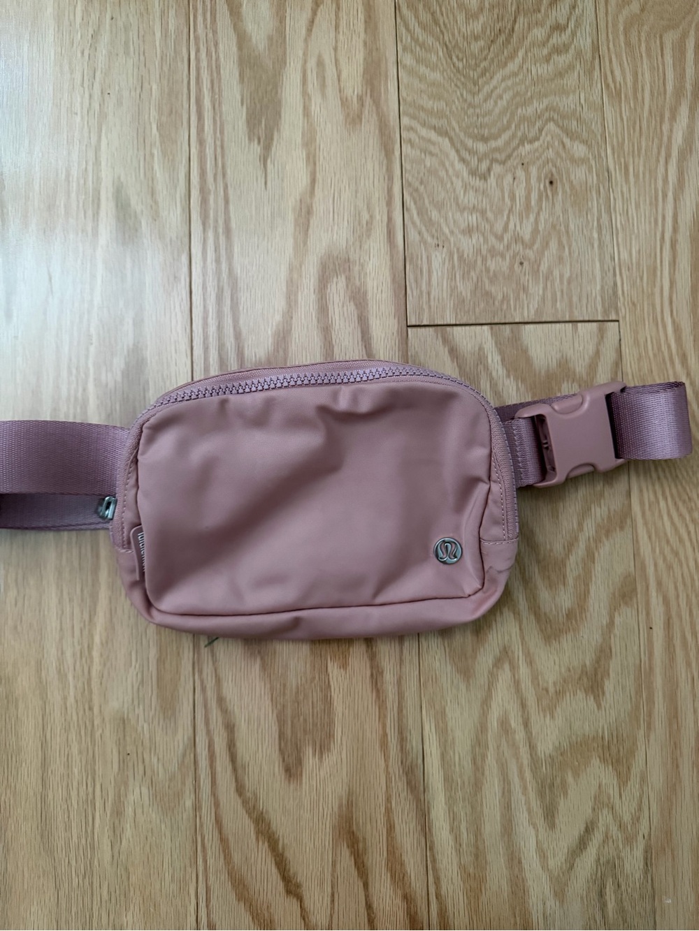 EUC Lululemon Rose Belt Bag